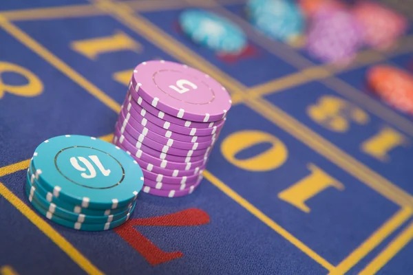 Live blackjack session history with hand-by-hand records
